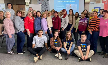 Озброїлися навичками. Переселенців з Луганщини навчали надавати домедичну допомогу