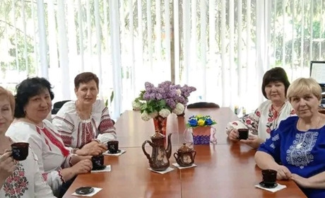 Туристичний потенціал міста: в бібліотеці презентували “Цікаві мандри станцією Долинська”