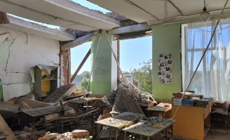 Російська армія завдала ракетного удару по гімназії в Нікополі: є загиблі