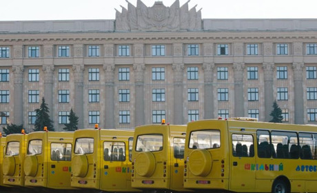 Красноградський район отримав шкільні автобуси: в які громади їх передали і скільки