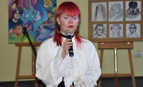 Старокостянтинівчанка представила власні картини у стилі сюрреалізму. ФОТО