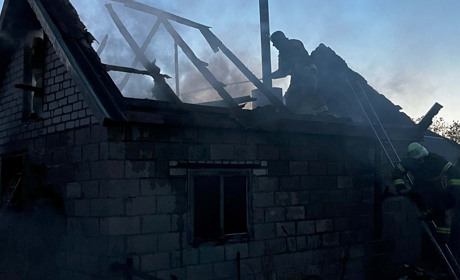 Рятувальники розповіли про пожежу, яку не змогли загасити — про події у Волноваському районі