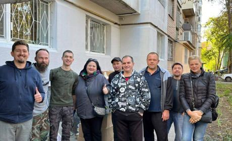 Волонтери Центру святого Мартіна розпочали новий проєкт: соціальна перукарня для переселенців