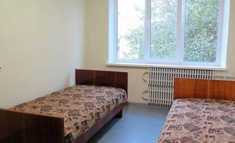 Зможуть заселитися 120 переселенців: у Жовтих Водах ремонтують студентський гуртожиток