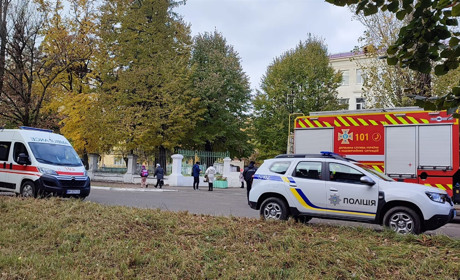 У поліції Шостки прокоментували інцидент із замінуванням однієї зі шкіл міста
