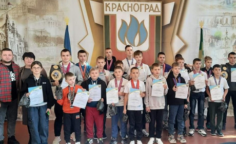 Вихованців "Булату" відзначили подяками в міській раді, а їхньому тренеру нагороду вручать пізніше
