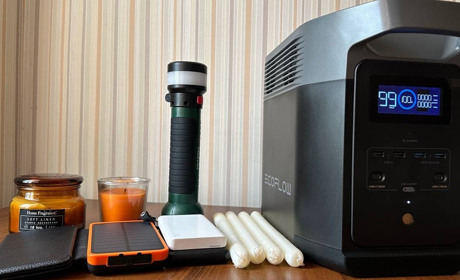 Павербанки, свічки, твердопаливні котли: як нікопольці перетворюють свої оселі на пункти незламності