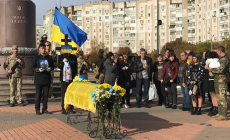 Громада попрощалася з героєм Максимом Варешкіним (ФОТО)