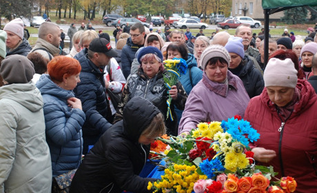 На Садовому бульварі у Шостці 27 жовтня попрощались із двома захисниками
