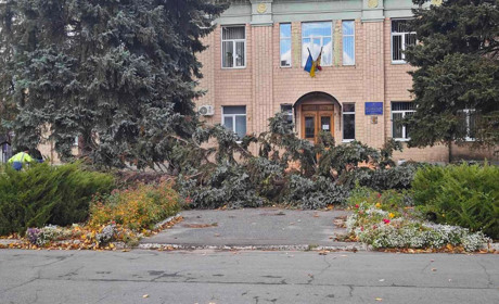 Два дні 17 бригад енергетиків працювали без проглядку