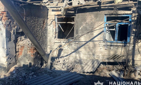Росіяни обстріляли Покровський район: пошкоджені будинки та електромережі. Частина району без світла