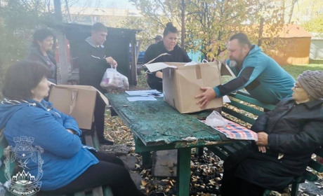 “Лікарі без кордонів” у Покровську надали гуманітарну допомогу постраждалим від ворожих обстрілів
