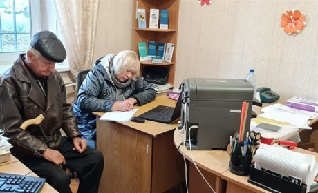 Переселенців з Луганщини консультуватимуть представники Пенсійного фонду. Коли і куди звертатися