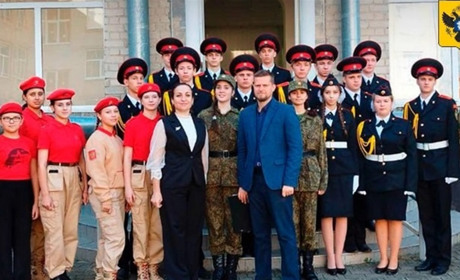 У Скадовську окупанти посвятили дітей у кадети