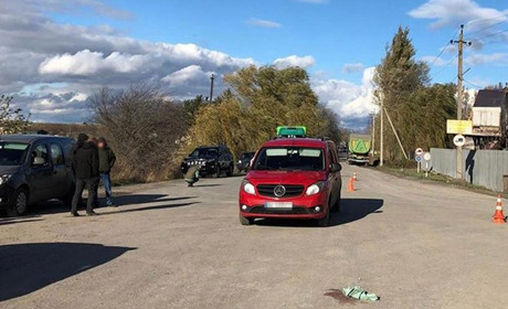 ДТП на Старокостянтинівщині: 55-річний чоловік у реанімації