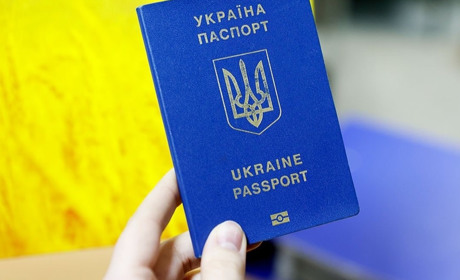 У Стрілковому росіяни запланували "місячник" здачі українських паспортів