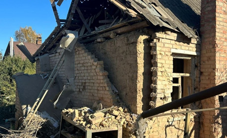 За день російські окупанти 6 разів вдарили по Нікопольщині: у місті постраждала 31-річна жінка