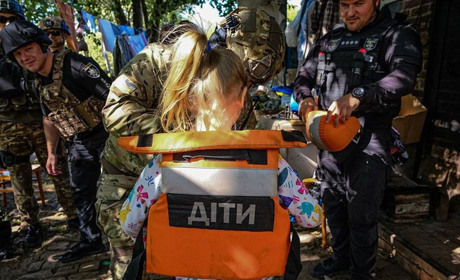 Дві родини виїхали з окупації на підконтрольну територію: що відомо?