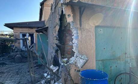 Пообіді російські окупанти вдарили по Нікополю: вбито жінку, травмовано чоловіка