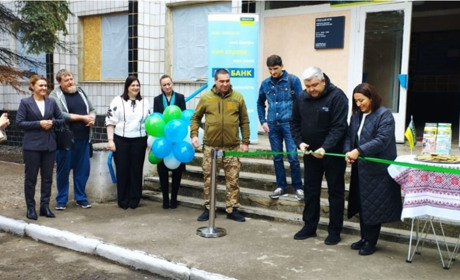 У Волноваському районі відкрили під час війни перше банківське відділення