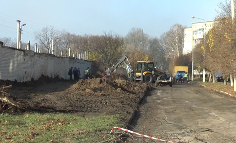 У Лозовій знову ремонтують каналізаційні мережі. На якому мікрорайоні лагодять колектор цього разу