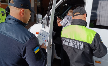 Тиждень безпеки дорожнього руху: на Чернігівщині перевіряють автотранспорт