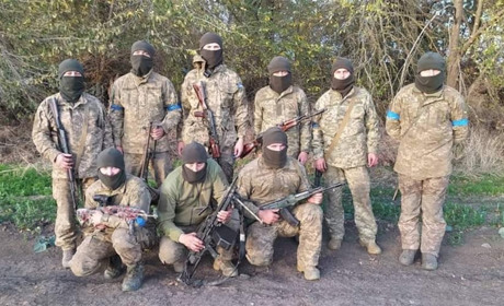 У Кегичівці майстрині виготовили за місяць понад тисячу флісових балаклав для воїнів
