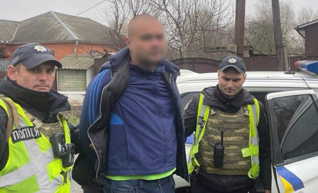Побив та пограбував продавчиню магазину: у Ніжині поліцейські оперативно затримали зловмисника