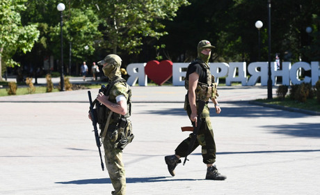 В Бердянську окупанти не припиняють рейди та тотальні обшуки
