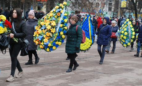 У Шостці провели в останню путь захисника, батька трьох дітей - Віктора Волкотрубенка