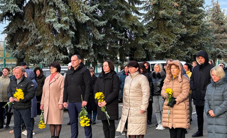 День Гідності і Свободи. У Біляївці вшанували памʼять Героїв