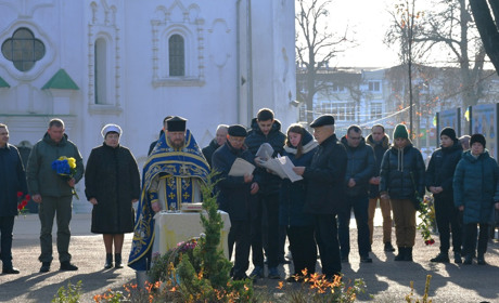Алея Героїв об’єднала ніжинців молебнем