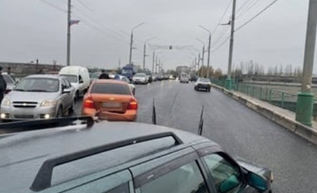 У Мелітополі сталося масштабне ДТП. Постраждало десять автомобілів