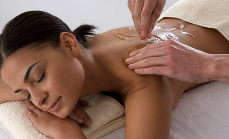 Масаж сідниць з медом: унікальний спосіб розслаблення