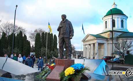 У НІЖИНІ ВІДКРИЛИ МЕМОРІАЛЬНИЙ КОМПЛЕКС ЗАГИБЛИМ ГЕРОЯМ УКРАЇНИ