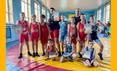 Кагарлицькі борці привезли із змагань у Рокитному 8 медалей