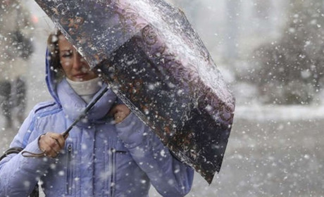 Дощі, сніг та сильний вітер: негода на Херсонщині