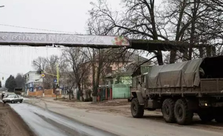 На окупованій Луганщині поменшало прильотів. Місцевим видають обмежену кількість гуманітарки