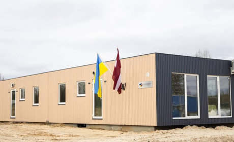 Латвія профінансувала 12 модульних будинків в Чернігові для людей, що втратили житло