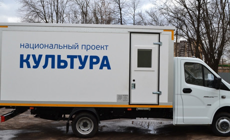 В окуповані регіони України для посилення пропаганди росіяни почали постачати автоклуби
