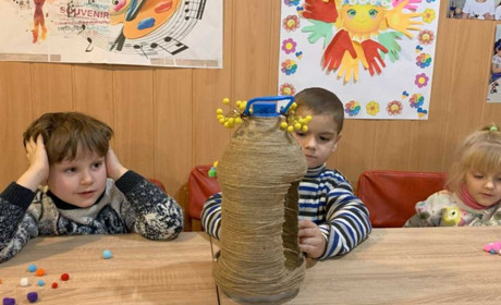 По п’ятницях для дошкільнят-переселенців з Луганщини проводять розвиваючі уроки. Куди звертатися