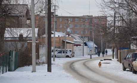 Переселенці виїхали, а місцеві продовжують отримувати компенсацію. Що з нами не так?