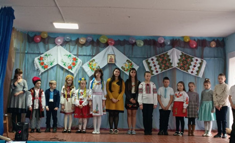 Родинне свято в Марфівській школі влаштували вихованці класу сольного співу
