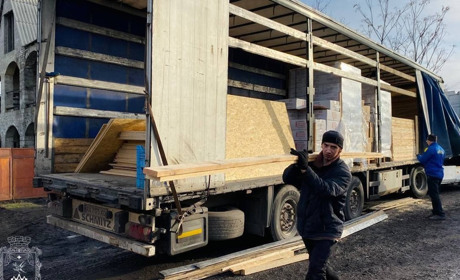 Данська Рада у справах біженців надала постраждалим від обстрілу покровчан будівельні матеріали