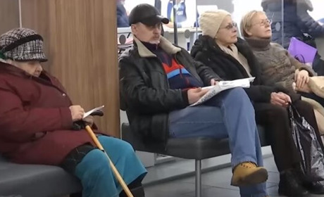 Прийом внутрішньо переміщених осіб з Луганщини представником Пенсійного фонду. Куди звертатися