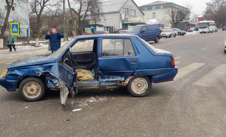 Потрійне зіткнення на дорозі в Кагарлику: є постраждалий