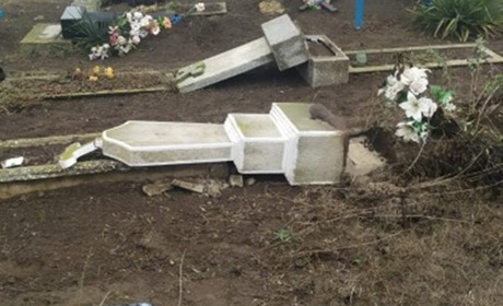 На Одещині молодий хлопець пошкодив 92 надгробки і отримав за це чотири роки в'язниці