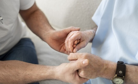 "Важкохворі можуть отримувати медичну допомогу за місцем перебування, це безоплатно", - Центр ПМСД