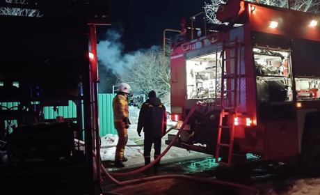 У Благодатному мало не згоріли дві будівлі: дежавю вихідних