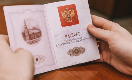 Статус “іноземця”, штрафи, депортація — ціна відмови жителів окупованої Херсонщини від паспорта РФ